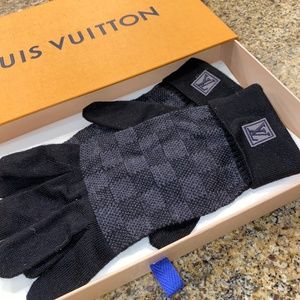 Louis Vuitton Gloves (Petit Damier Gloves)
